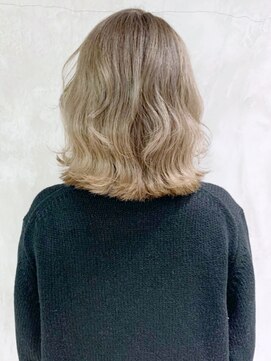 アイティー バイ アルバム 浦和店(IT by ALBUM) モカベージュ_ホワイトアッシュエアリーミディ_ba316171