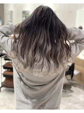 アヴァンス 京橋店(AVANCE) クールなホワイトシルバー！バレイヤージュグラデーション@京橋