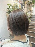 ソフトな切りっぱなしボブ