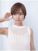 20代30代大人可愛いグレージュカラー斜めバングショートボブ