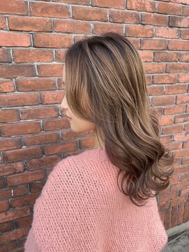 ２丁目３番地美容室 【抜け感ハイライト】顔回りくびれヘア