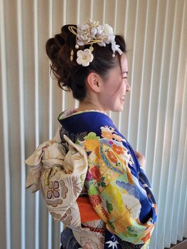 セラ(serra)の写真/ヘアセットが得意なスタッフが対応◎雰囲気やヘアセットに合わせたメイクも対応可能です♪(メイクは要電話)