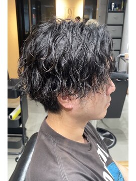 ブルニール 心斎橋(BLEUNIR) センターパートツイストスパイラルツーブロック波巻スパイラル