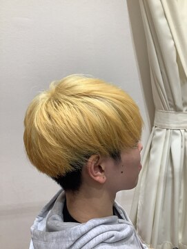 美容室ヒラトヤ 都南店 ワックスなし爽やかマッシュショートハイトーンアンブレラカラー