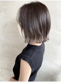 グレージュ×ミディアムレイヤー