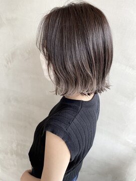 ニューカマー バイ ヘッドライト シブヤ(NEW COMER by HEADLIGHT shibuya) グレージュ×ミディアムレイヤー