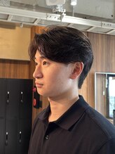 オスマン 御茶ノ水神保町店(Osmann)&nbsp;フェザーパーマグレーブルーカラー刈り上げショートバング