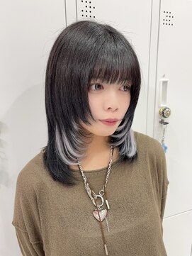 ユーナゴヤ(u nagoya) ホワイトインナー×レイヤーカット