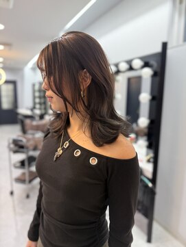 ブロンド(Blonde) ミディアムレイヤー グレージュ