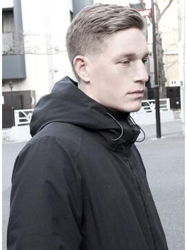 ジジバイワースホワイル(jiji by WORTH WHILE) 刈り上げセンターパートサーフカールフェザーパーママレットヘア