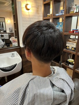 アンカー(ANCHOR) MEN’S HAIR/サーフカール/刈り上げセンターパート/印西市