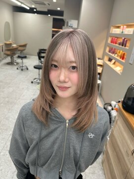 シカ 神戸三宮元町店(Cica) ハイトーン ミルクティーベージュ デザインカラー 三ノ宮
