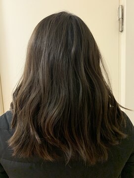 パティオン(PATIONN) 重ためスタイルで綺麗にまとまるカーキベージュカラーです!