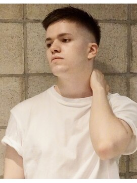 フランクスバーバー アンド ビアークラブ(FRANK'S BARBER and BEER CLUB) ワイルドツーブロックセミウェットテクノビジネスボウズ