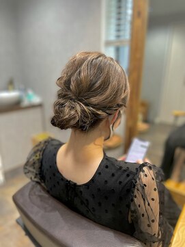 ベルトオブヴィーナス(Belt of venus) パーティーからカジュアルまで☆シニヨンアレンジ