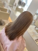 シャルム バイ アローズ 久留米店(CHARM BY AROSE)&nbsp;ミルクティーベージュ透明感ハイトーンダブルカラーストレート