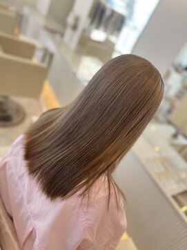 シャルム バイ アローズ 久留米店(CHARM BY AROSE) ミルクティーベージュ透明感ハイトーンダブルカラーストレート