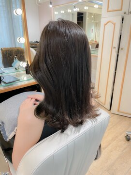 ネオリーブ チロル 横浜西口店(Neolive CiroL.) オリーブグレージュカラー　ミディアムヘア