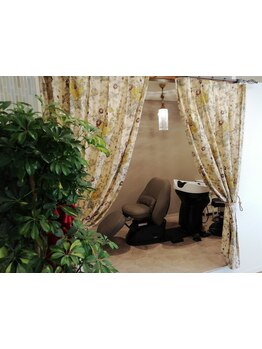 頭皮の汚れをしっかり落とし健康な髪に！日頃の疲れを癒してくれる☆至福のヘッドスパをご体験♪