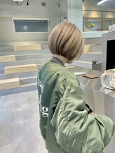 ショートの魅力を引き出す『デザインカラー』で遊びゴコロをプラスして。