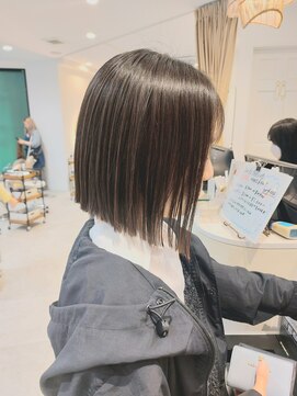 カムバイネオリーブ 溝の口店(Cam by neolive) ☆きりっぱなしボブ・グレージュ☆
