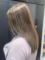 シャルムバイケンジ(Charm.by KENJE)&nbsp;デザインカラーバレイヤージュ細めハイライト白髪ぼかし東京銀座