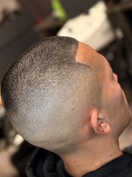 フランクスバーバーリベラルド 横浜(FRANK'S BARBER LIBERALD) 坊主フェード　H