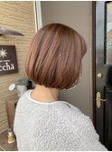ミニボブ×ピンクベージュ