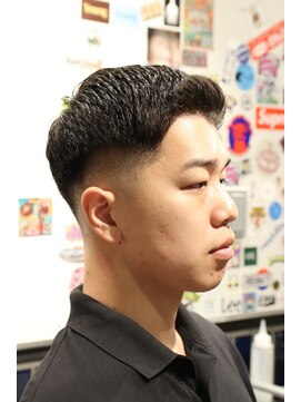 ツーエイチ 新宿(2H) 新宿/ローフェード/スキンフェード/フェザーアップ