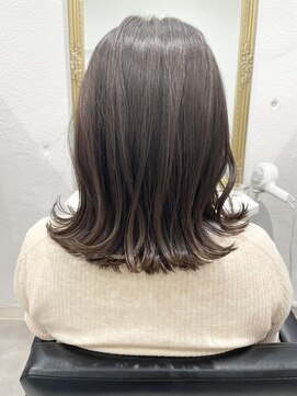 エマ(emma) 鎖骨ライン☆切りっぱなしロブ