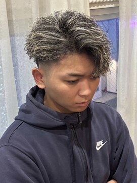 シェール(CHER) かき上げショート ツイストハイライト ツイストショート