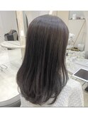 くすませすぎない、ちょうどいい抜け感カラー