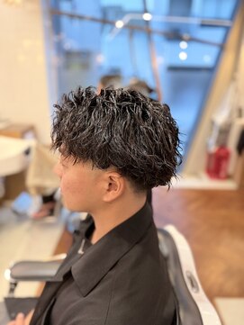 ゼロスバーバー(0's BARBER SHOP) 短髪◎ツイスパフェード×スパイキーで爽やか