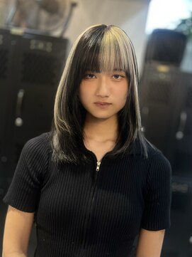 ヴァイス 渋谷店(VAICE) ホワイトカラー/ブラックカラーのセクションカラー