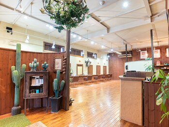 ロカスの写真/インテリアにこだわった、落ち着いた店内で至福のサロンタイムを―。周りを気にせずリラックスできる空間。