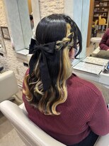 ヴィサージュプラス(VISAGE plus)&nbsp;リボンが映える♪編み込みハーフアップ