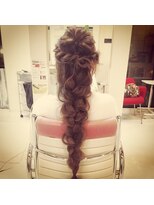 エール(a:le)&nbsp;ヘアアレンジ　ロング