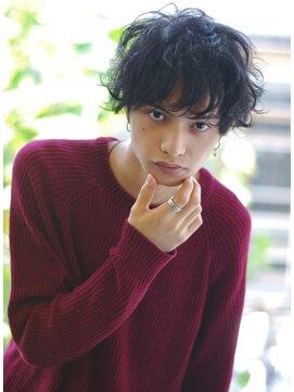 サークル(CIRCLE) ブルーブラック/スパイキーショート/サーフカールフェザーパーマ