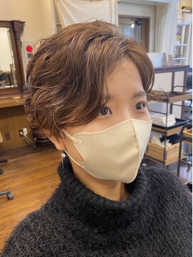 ヨナサン(Yona Saint) ハンサムショート×パーマ