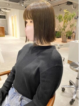 ルーク(LUKE) カーキグレージュと切りっぱなしボブ