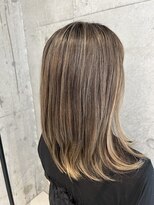 プラスシー(+C)&nbsp;根元が気になりずらい地毛ハイライト！福岡ハイライト