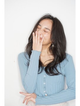 ルフュージュ バイ プロデュース 相模大野店(Refuge by Produce) 暗髪/レイヤーカット/長めバング