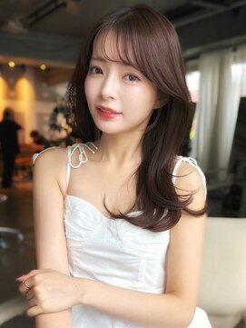 エインアンリー 明治神宮前(AIN.ANLY.) チャコールグレーハッシュカットシルバーベージュ前髪カット