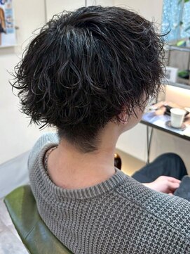 ノッポサン(Noppo3) 波巻きパーマ 刈り上げ マッシュスタイル スパイラルパーマ 20代