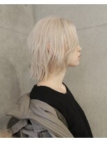 オーオシカシカスペース(OOO YY Space)&nbsp;ホワイトのレイヤーボブ