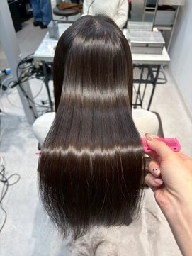 ザシェノンウメダ(THA CHAINON UMEDA) イメチェン/ピンクベージュ/アンブレラカラー/前髪/心斎橋