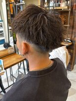 アットザコーナー(at the corner) 刈り上げ ツイストスパイラルパーマ フェードカット 20代 メンズ