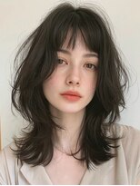 ケイバイミシェリー(kei by misherry)&nbsp;オン眉シアーバングミントグレージュバタフライカット池袋西口