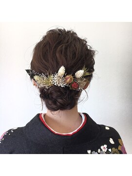 アズ(As) ゆるふわまとめ髪アップスタイル