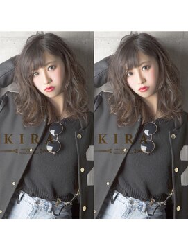 キラ(KIRA) ゆるふわミディアムスタイル